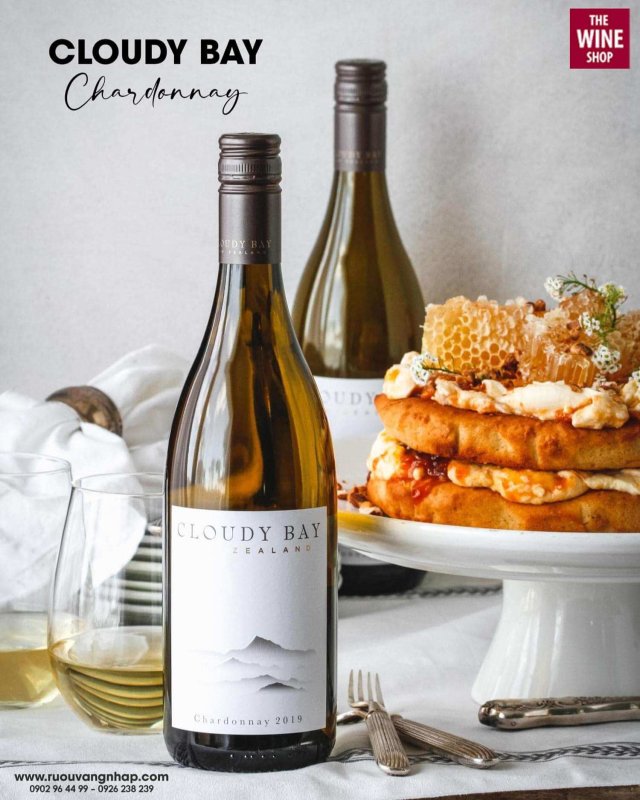 Rượu vang Cloudy Bay Chardonnay sở hữu tầng hương phức hợp, vị chua thanh đầu lưỡi