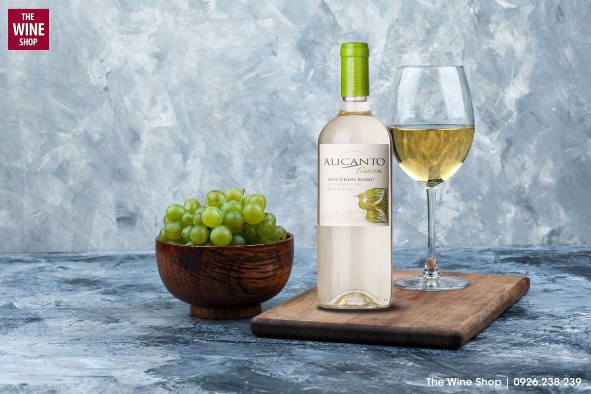 Đặt mua rượu vang Alicanto Tradicion Sauvignon Blanc chính hãng tại The Wine Shop