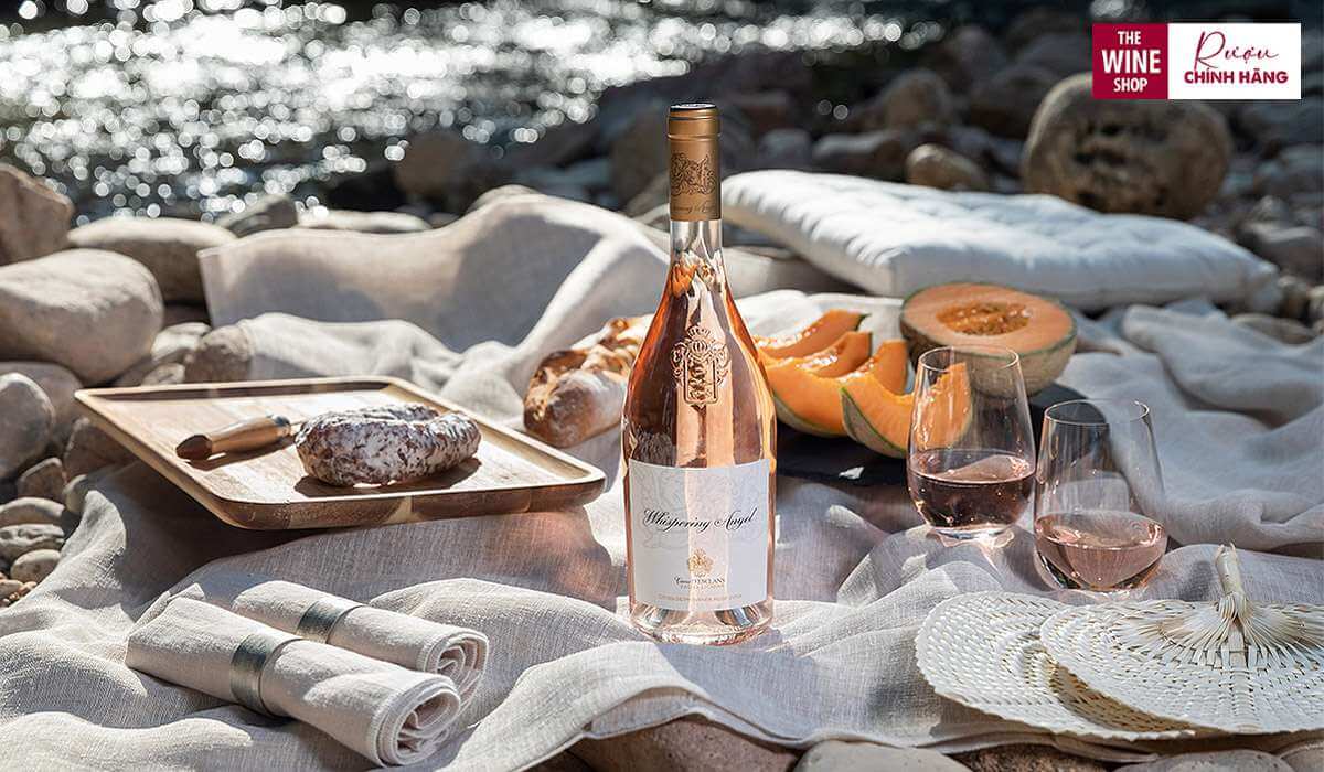 Rượu vang hồng Chateau D’esclans Whispering Angel được sản xuất ra đời tại Pháp