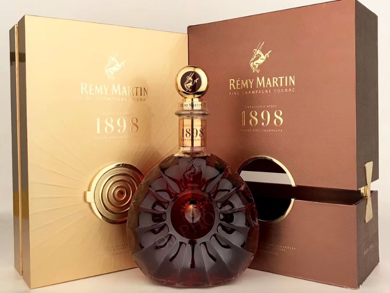 REMY MARTIN Creation 1898 là chai rượu quý hiếm được nhiều tín đồ sành rượu mong muốn sở hữu