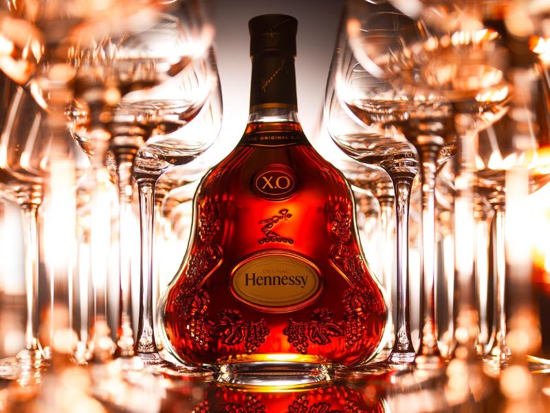 Kết hợp rượu Hennessy XO với 1 vài viên đá – một trải nghiệm mới mẻ 