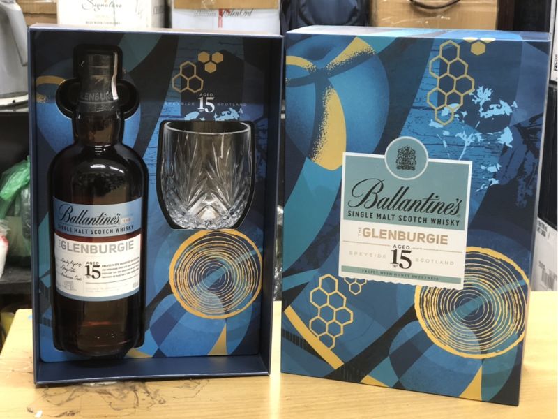 BALLANTINES 15YO Glenburgie là sự kết hợp hoàn hảo của hương trái cây mạnh mẽ và mật ong ngọt ngào