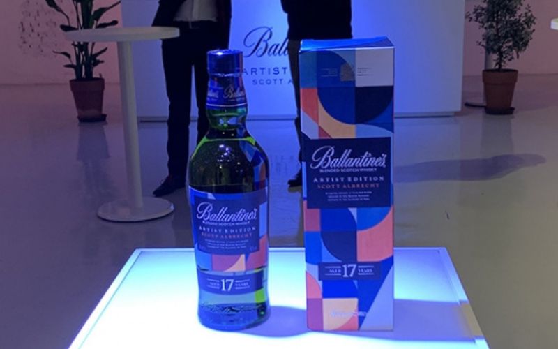 Nâng tầm trải nghiệm whisky của bạn với BALLANTINES 17 YO Artist Limited Edition tinh tế và đẳng cấp