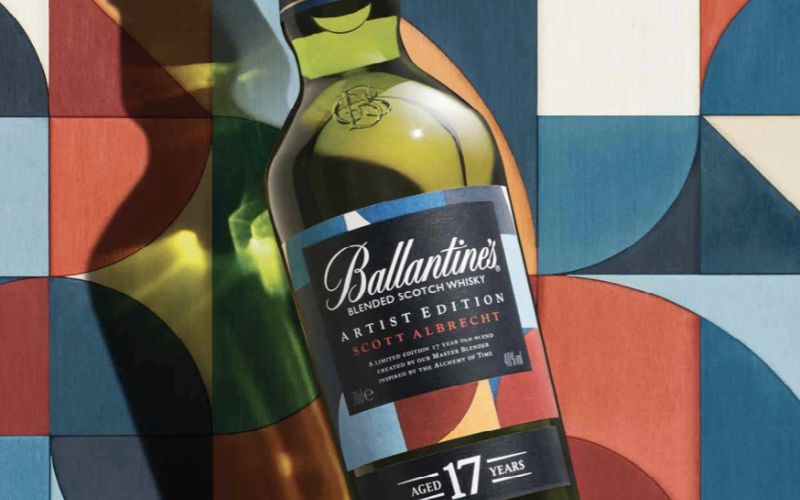 BALLANTINES 17 YO Artist Limited Edition mang đến sự kết hợp hài hòa của rượu whisky được chế tạo với sự đam mê