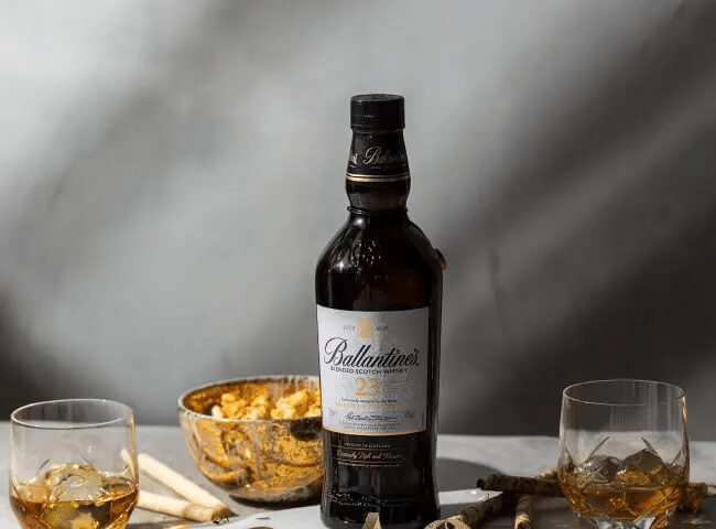 Ballantines 30 Yo là kết quả của sự phối trộn tuyệt vời từ những nguyên liệu đơn giản