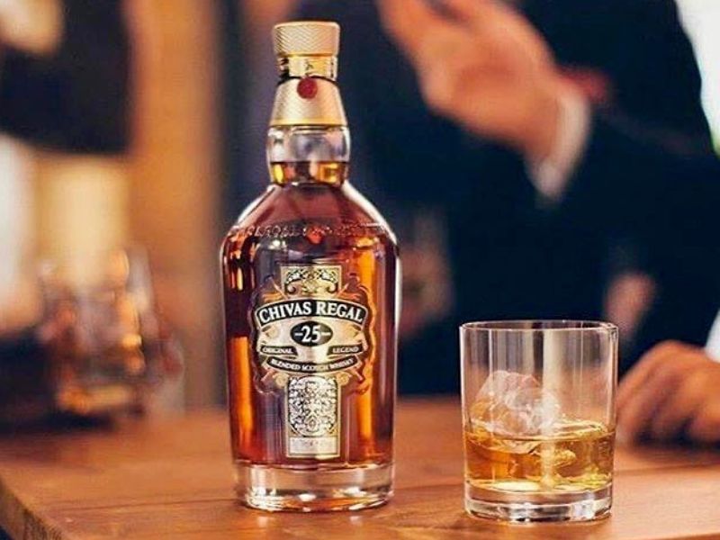 CHIVAS 25 - Thiết kế mang vẻ đẹp huyền thoại của những năm 1909