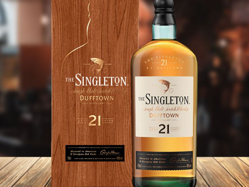 Thiết kế sang trọng, tinh tế của chai rượu SINGLETON 21YO