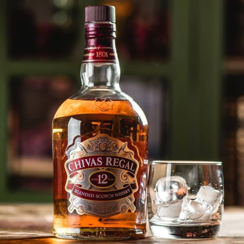 Chivas 12 là sự pha trộn tuyệt vời giữa hương thảo mộc hoang dại và vị caramel