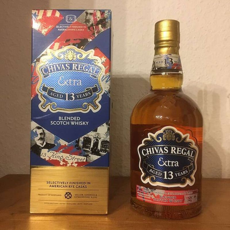 Rượu CHIVAS 13 American Rye Cask (xanh) lấy cảm hứng từ King Street Emporium