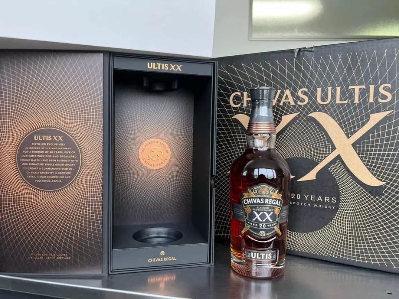 Mua rượu CHIVAS Reqal Ultis XX 20YO chính hãng 100% tại ruouvangnhap.com