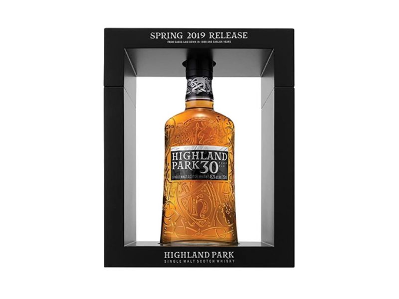 Rượu HIGHLAND PARK 30YO nổi bật với màu hổ phách đậm đà