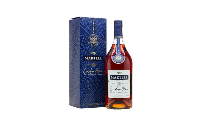 Một ly Martell Cordon Bleu là sự kết hợp hoàn hảo giữa hương vị truyền thống và sự hiện đại.