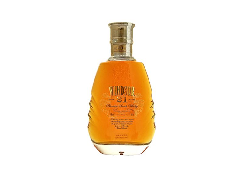 WINDSOR 21YO được đánh giá là loại Whisky có hương vị trơn mượt, phong phú