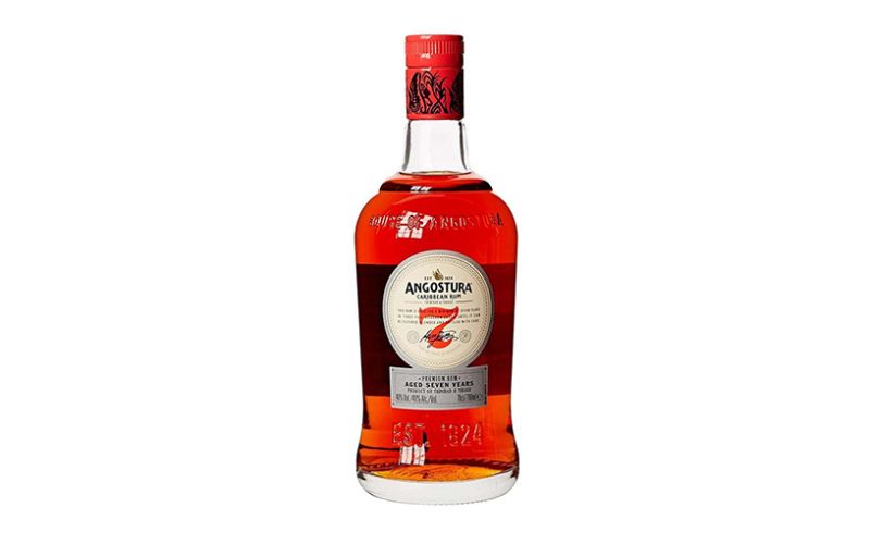 Angostura 7YO Dark Rum đã trải qua 7 năm ủ trong các thùng gỗ sồi Mỹ