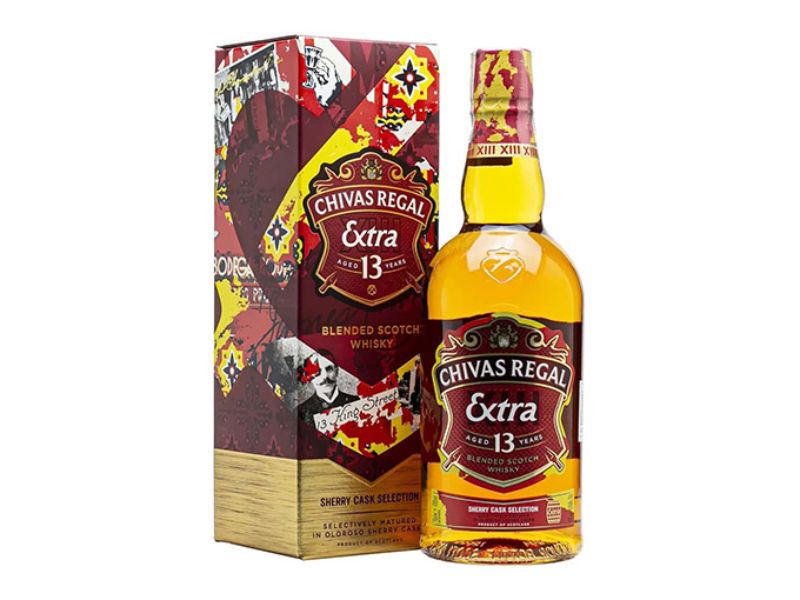 Rượu Chivas chính hãng cần có tem chống giả