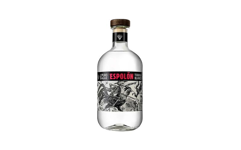 Tequila Blanco là loại Tequila trắng, tinh khiết và thường được sử dụng để pha cocktail.