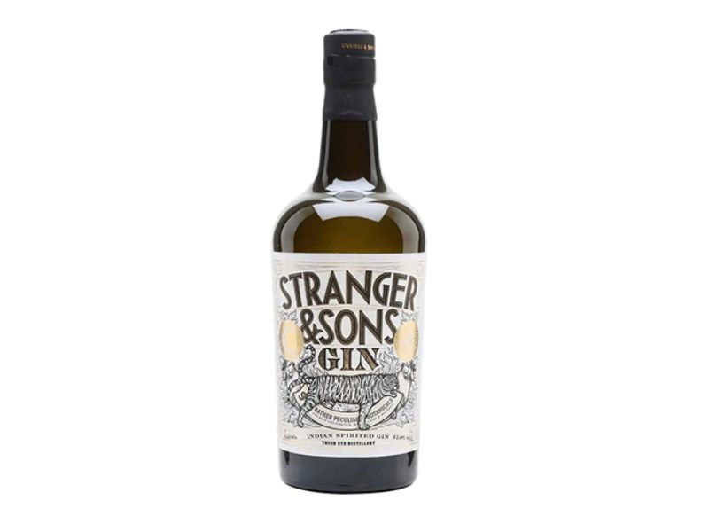 STRANGER & SON’S Juniper Gin là lựa chọn hoàn hảo cho những ai yêu thích hương vị bách xù nguyên bản