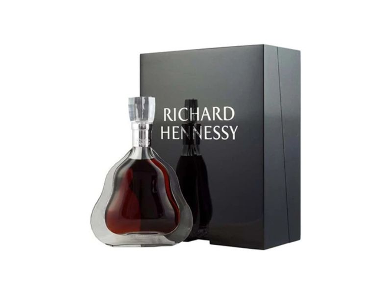 Thưởng thức rượu Hennessy là trải nghiệm đòi hỏi sự tập trung