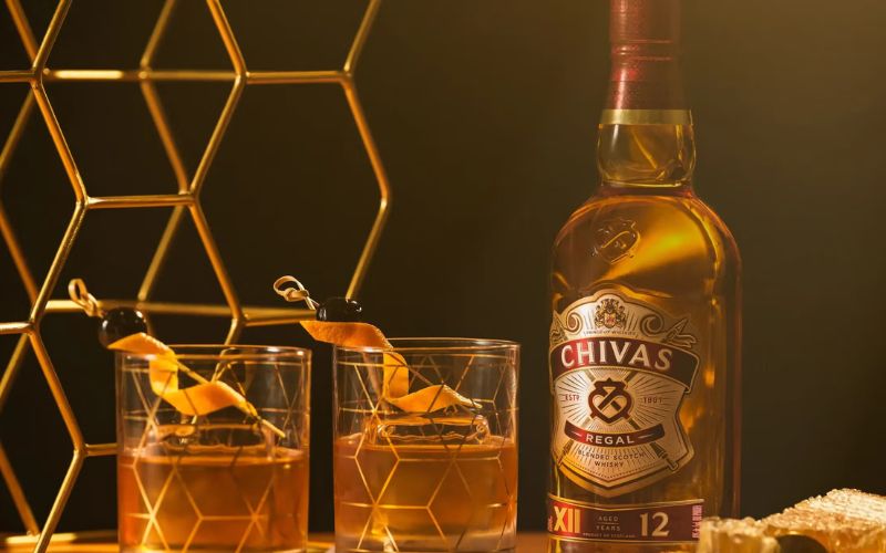 Whisky là nguyên liệu quan trọng cho một ly Cocktail ngon