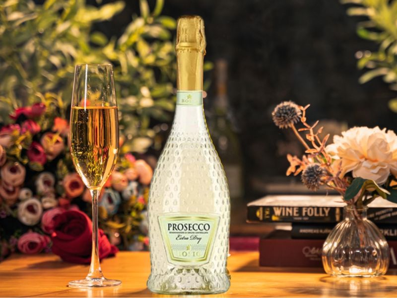 BOSIO Prosecco DOC Spumante Extra Dry - ấn phẩm BOSIO tinh tế với hương táo, lê chanh vàng hòa quyện